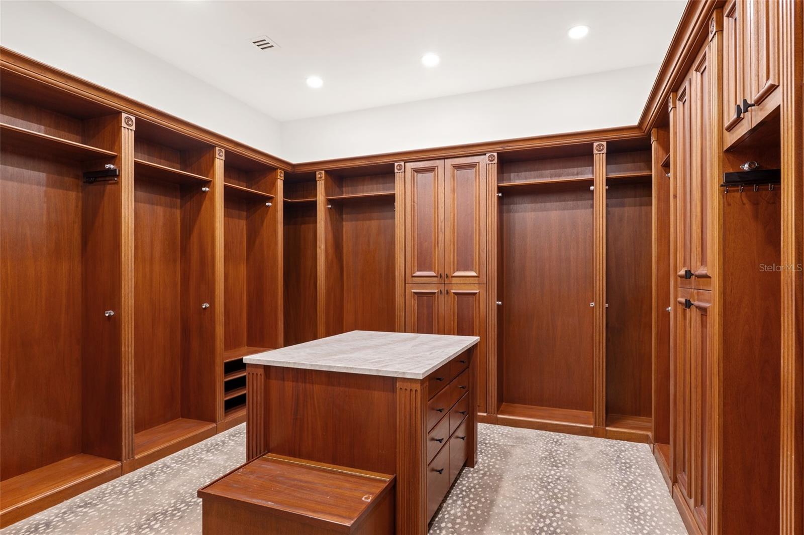 Image 35 of 71 For 3000 Southwest Drive