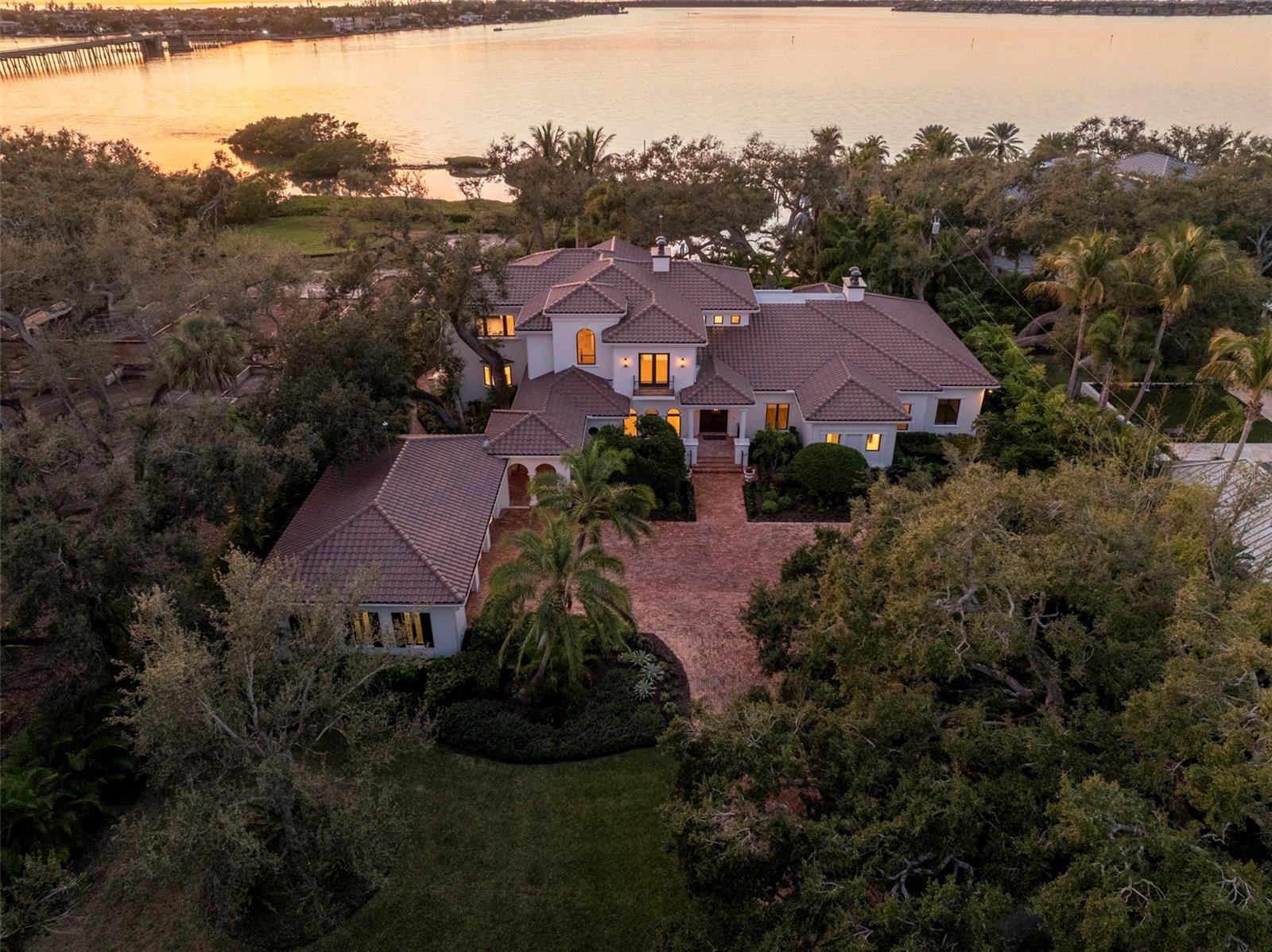 Image 4 of 71 For 3000 Southwest Drive