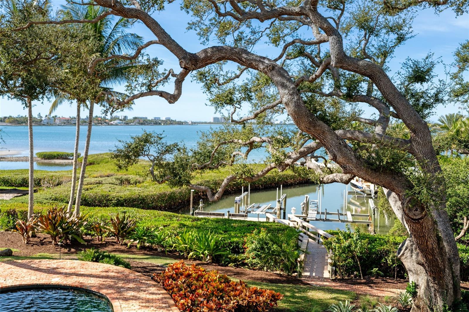 Image 9 of 71 For 3000 Southwest Drive