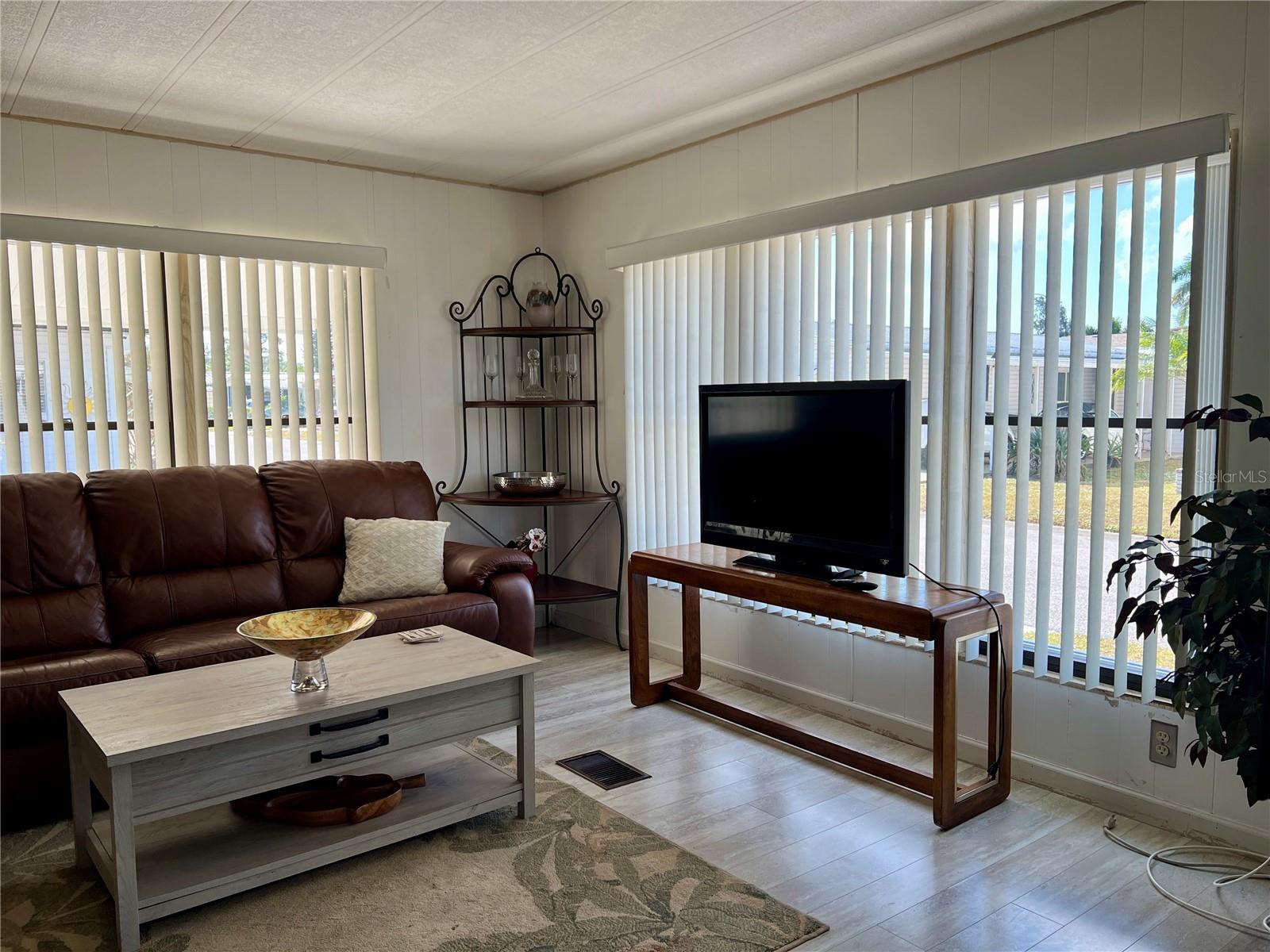 Image 8 of 27 For 808 53rd Avenue E 189