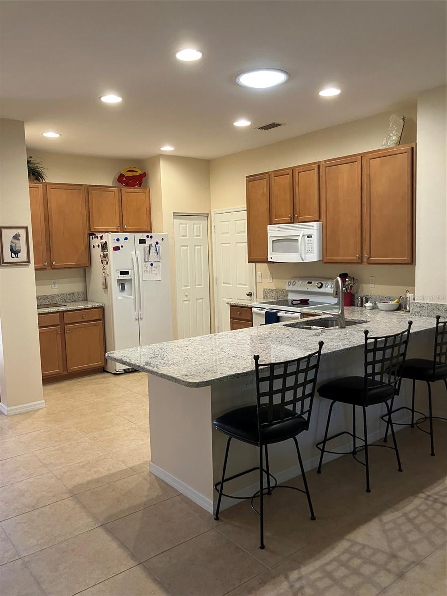 Image 4 of 33 For 24684 Rio Villa Lakes Circle