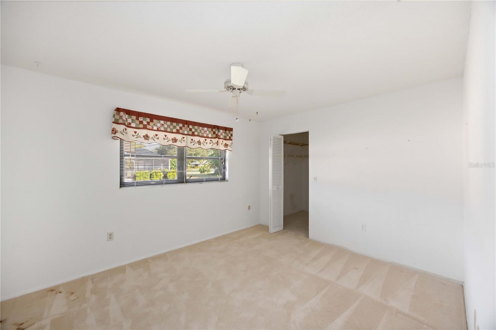 Image 14 of 33 For 3947 Country View Drive