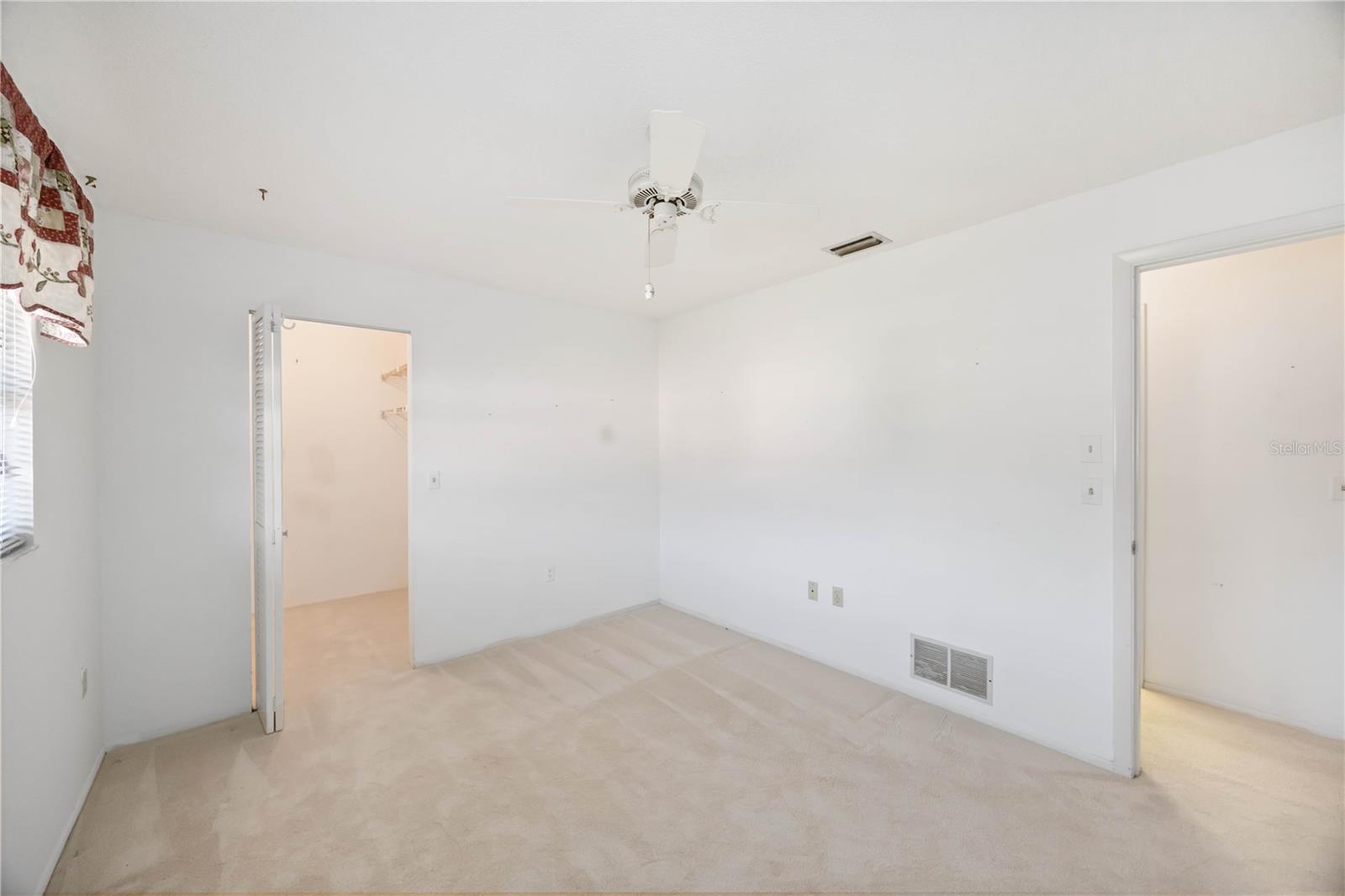 Image 15 of 33 For 3947 Country View Drive