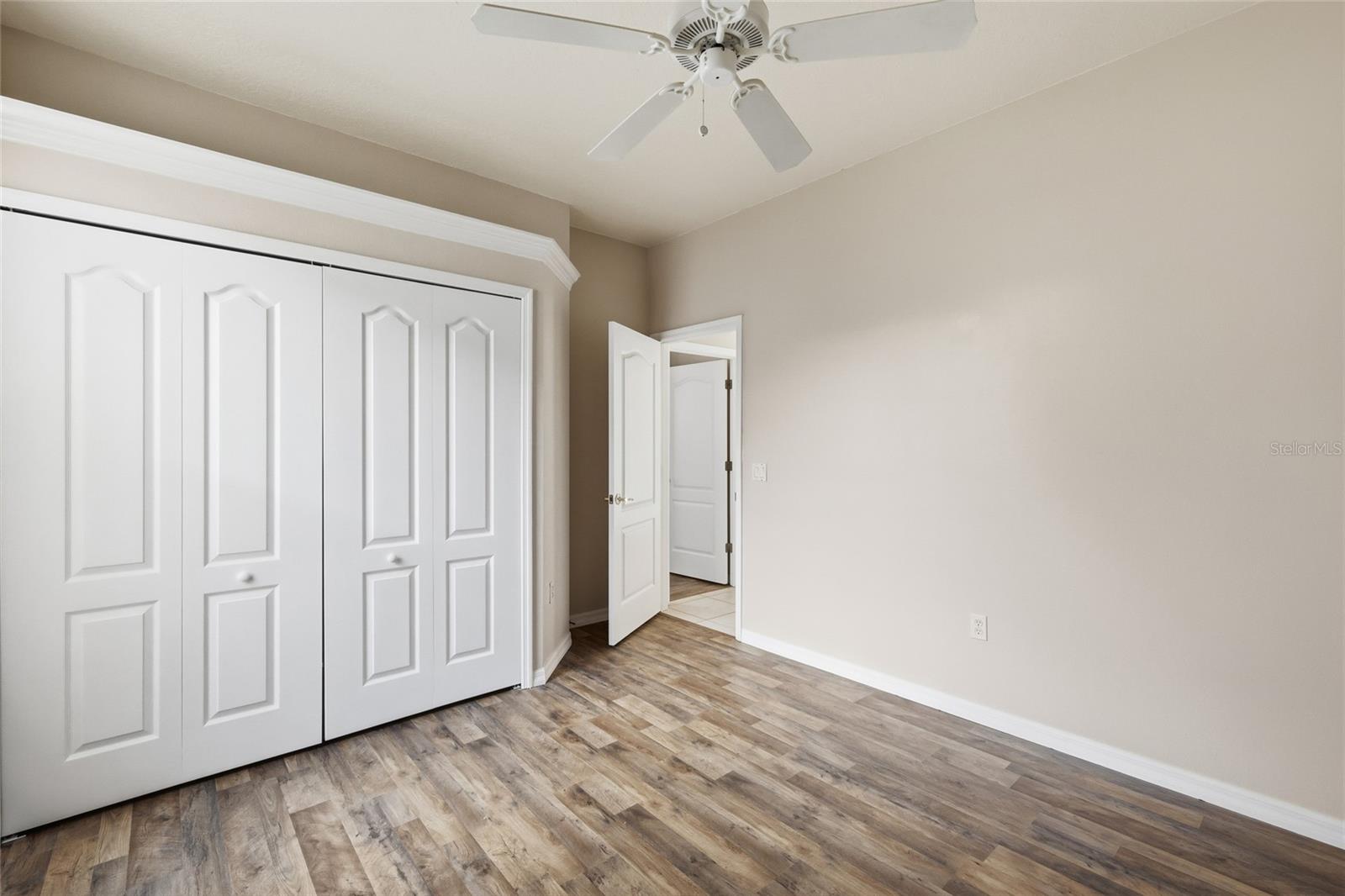 Image 24 of 44 For 518 Country Lane