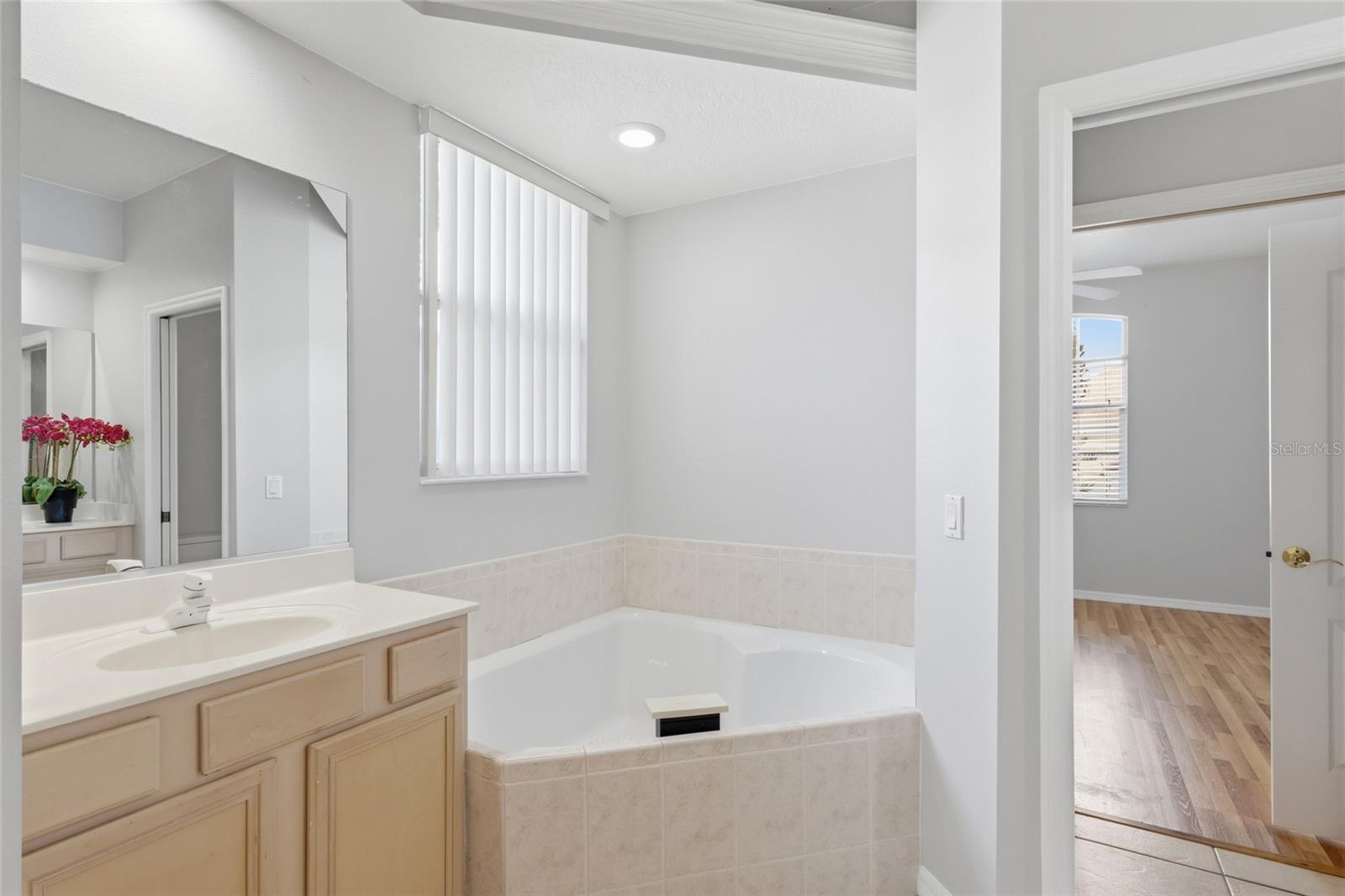 Image 31 of 44 For 518 Country Lane