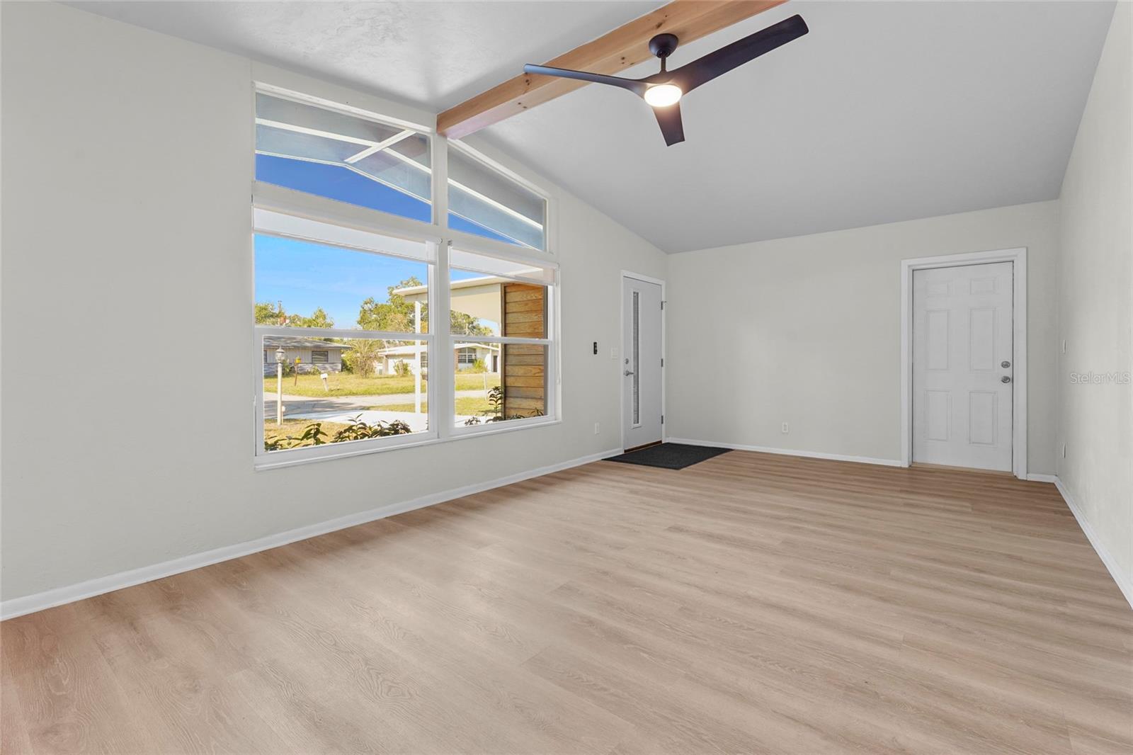 Image 17 of 47 For 1920 Elk Avenue