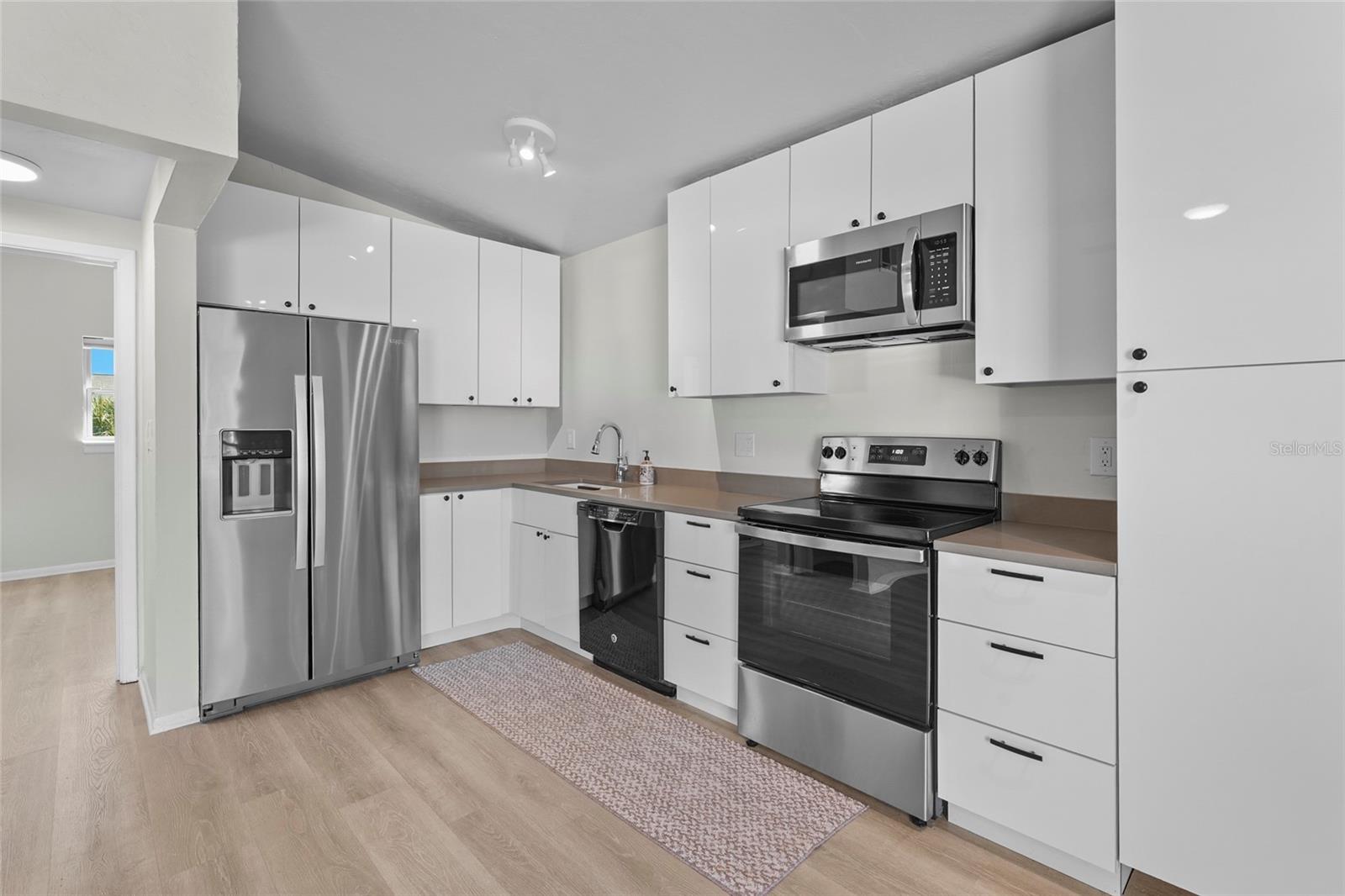 Image 18 of 47 For 1920 Elk Avenue