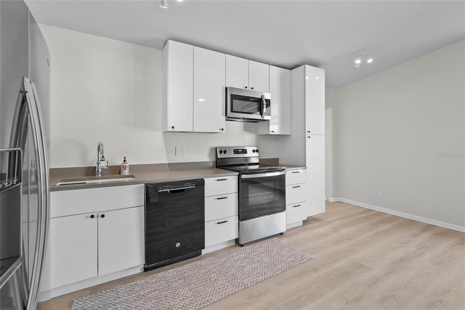 Image 19 of 47 For 1920 Elk Avenue