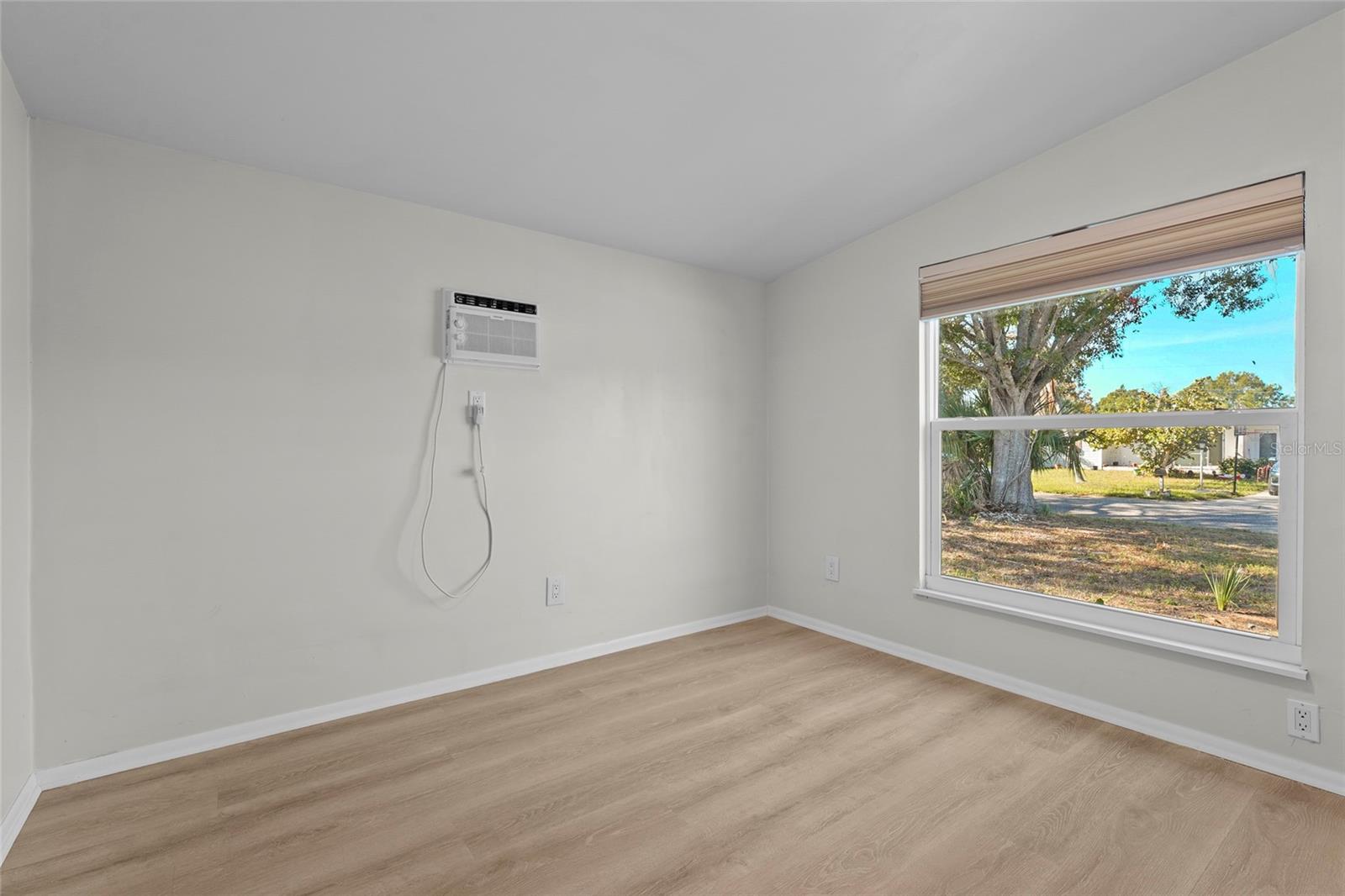 Image 25 of 47 For 1920 Elk Avenue