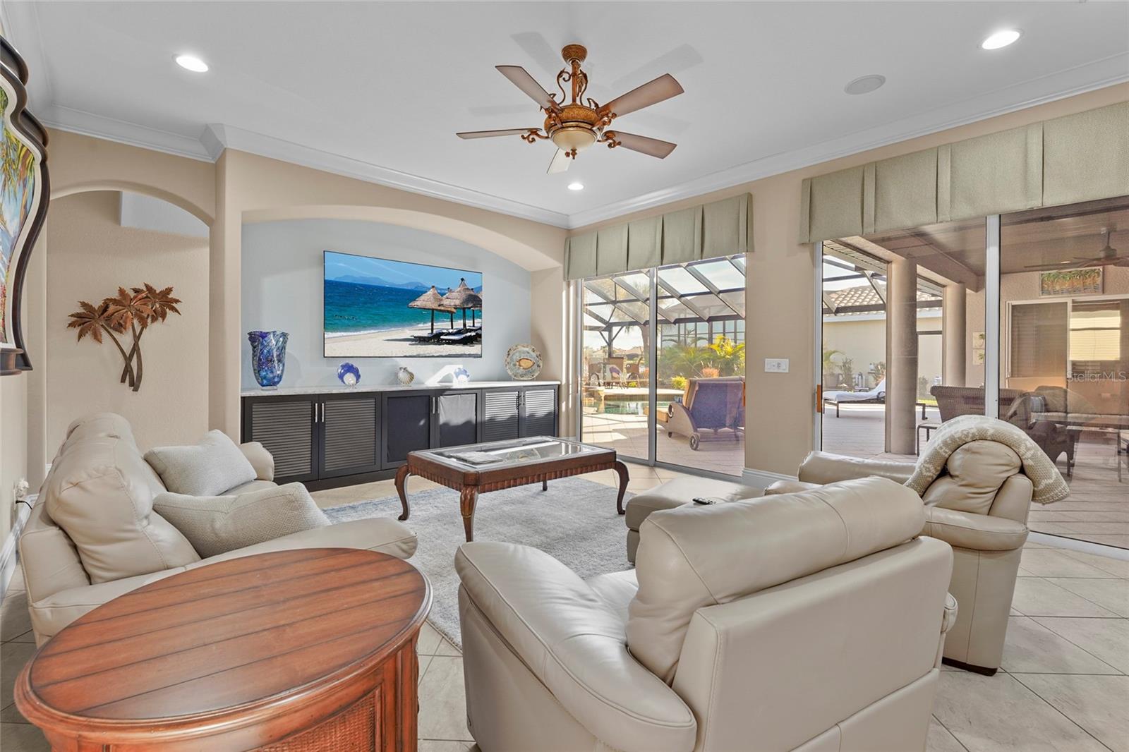 Image 10 of 98 For 254 Pesaro Drive