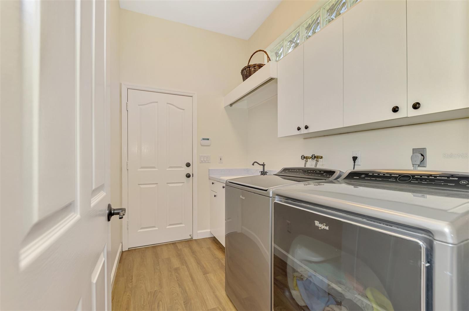 Image 34 of 59 For 2518 Dick Wilson Drive