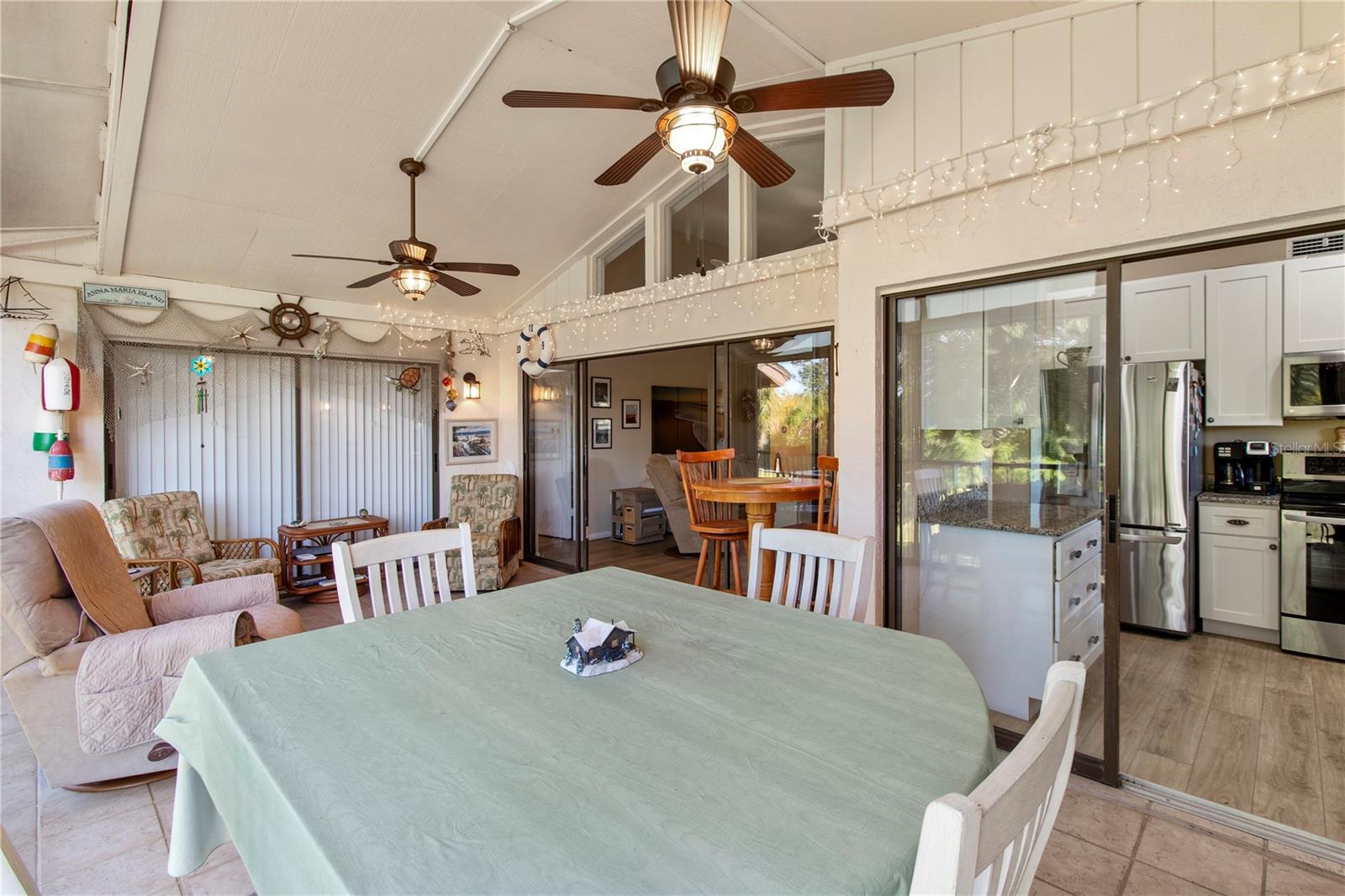 Image 19 of 44 For 4640 Red Maple Road 1208