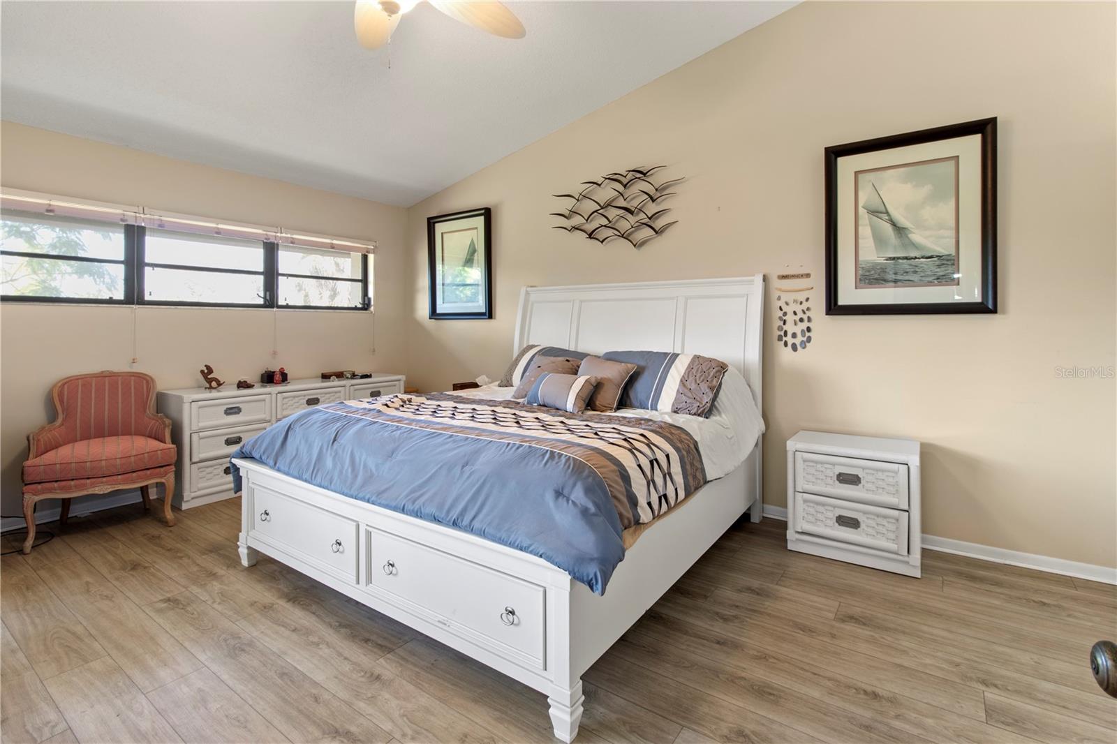 Image 25 of 44 For 4640 Red Maple Road 1208