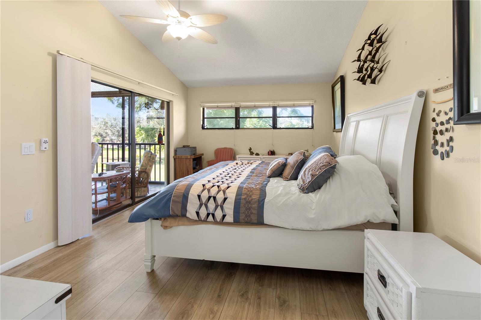 Image 26 of 44 For 4640 Red Maple Road 1208