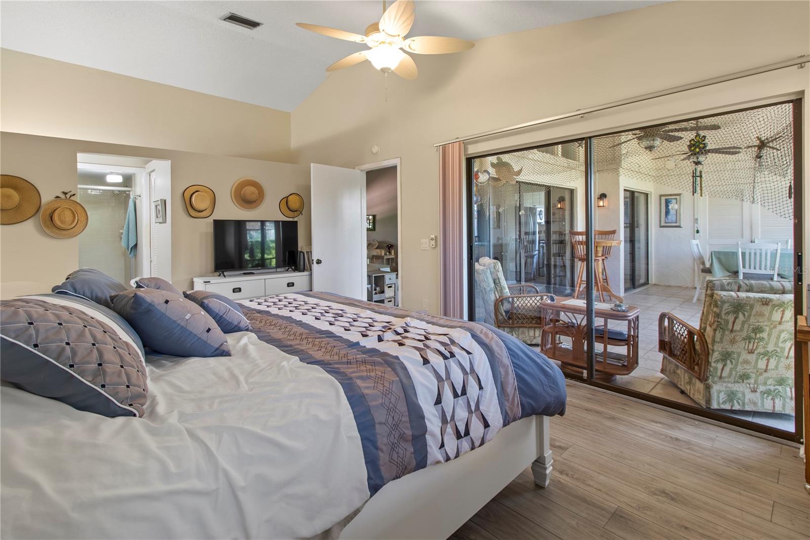 Image 27 of 44 For 4640 Red Maple Road 1208