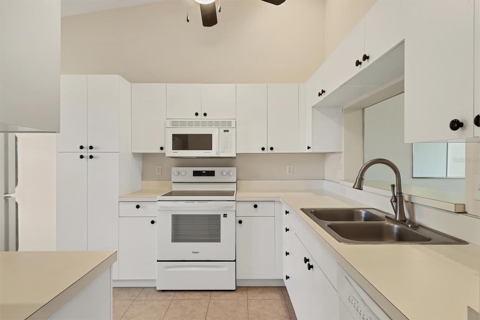 Image 11 of 74 For 9620 Club South Circle 5310