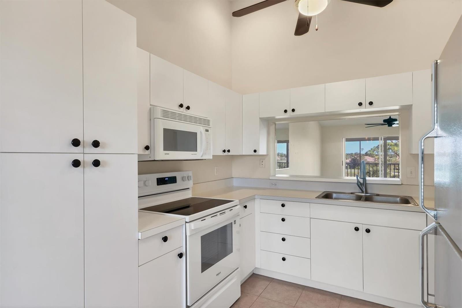 Image 12 of 74 For 9620 Club South Circle 5310