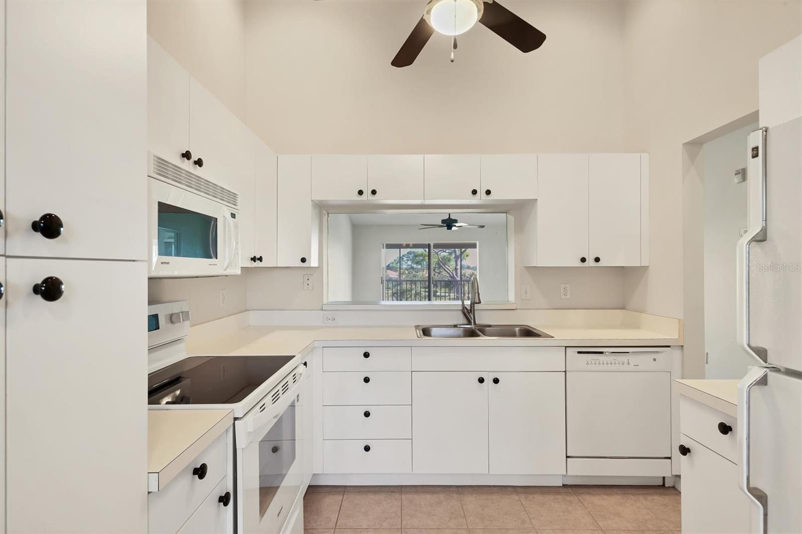 Image 13 of 74 For 9620 Club South Circle 5310