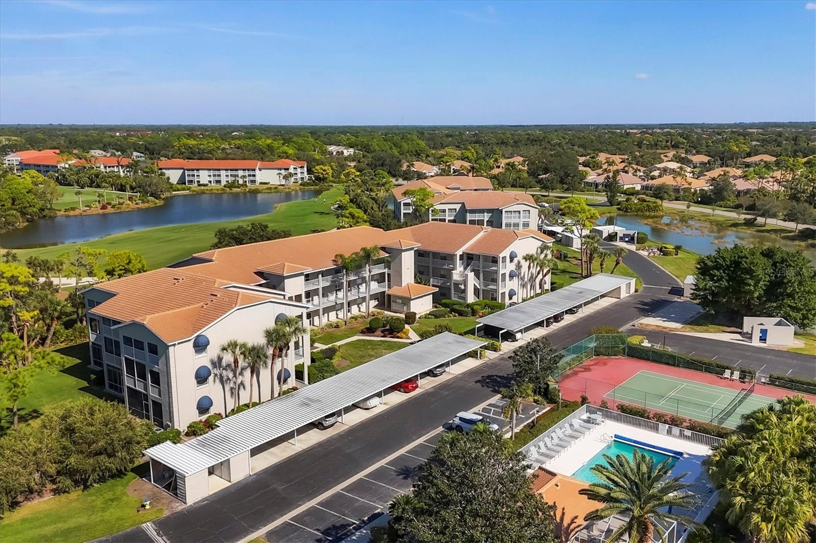 Image 4 of 74 For 9620 Club South Circle 5310