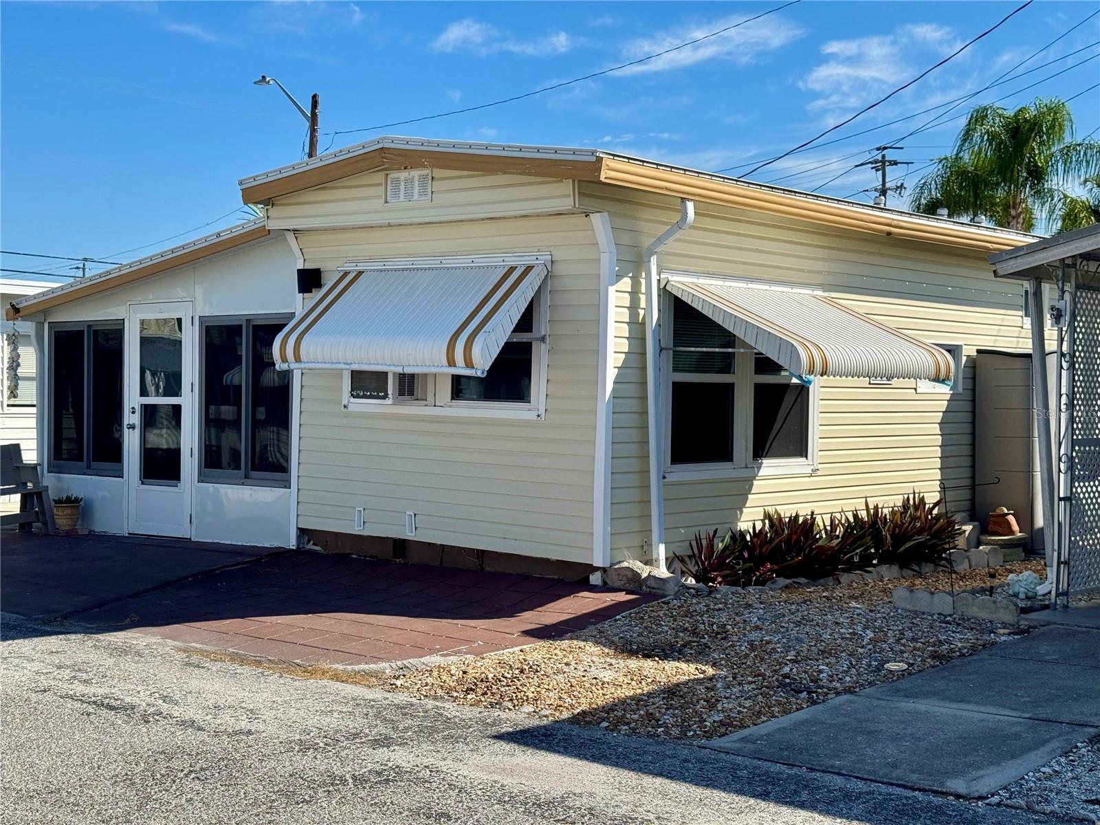 Image 32 of 43 For 10315 Cortez Road W 30-2