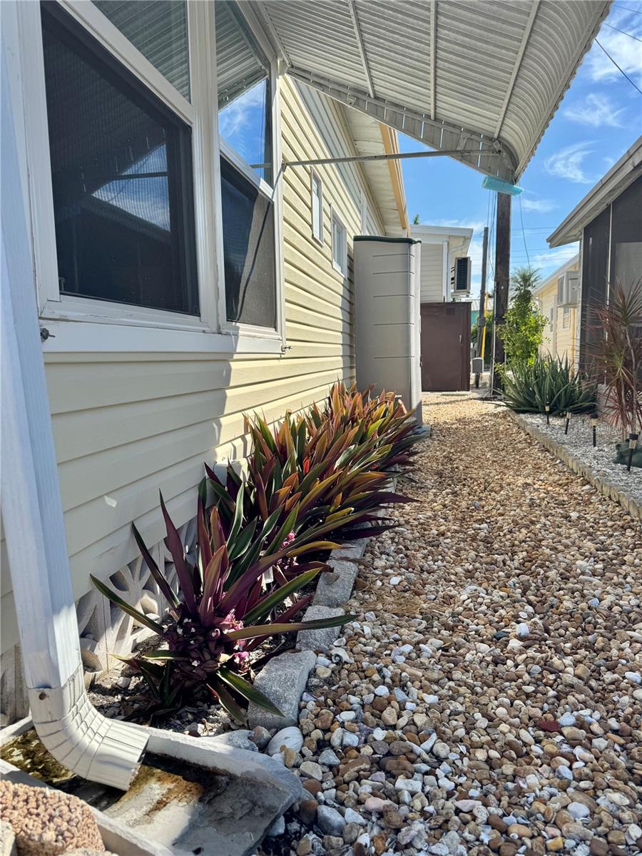 Image 33 of 43 For 10315 Cortez Road W 30-2