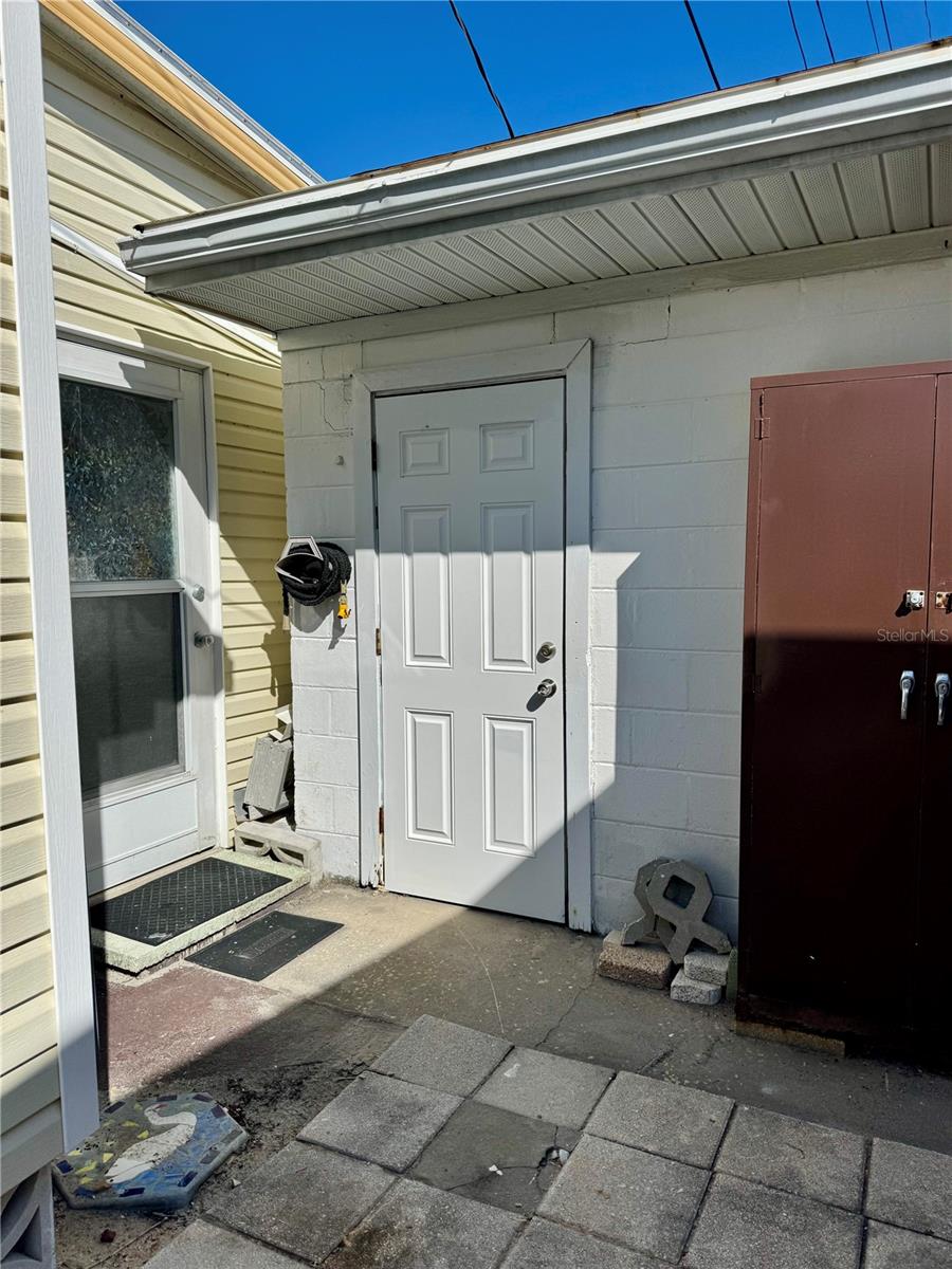 Image 34 of 43 For 10315 Cortez Road W 30-2