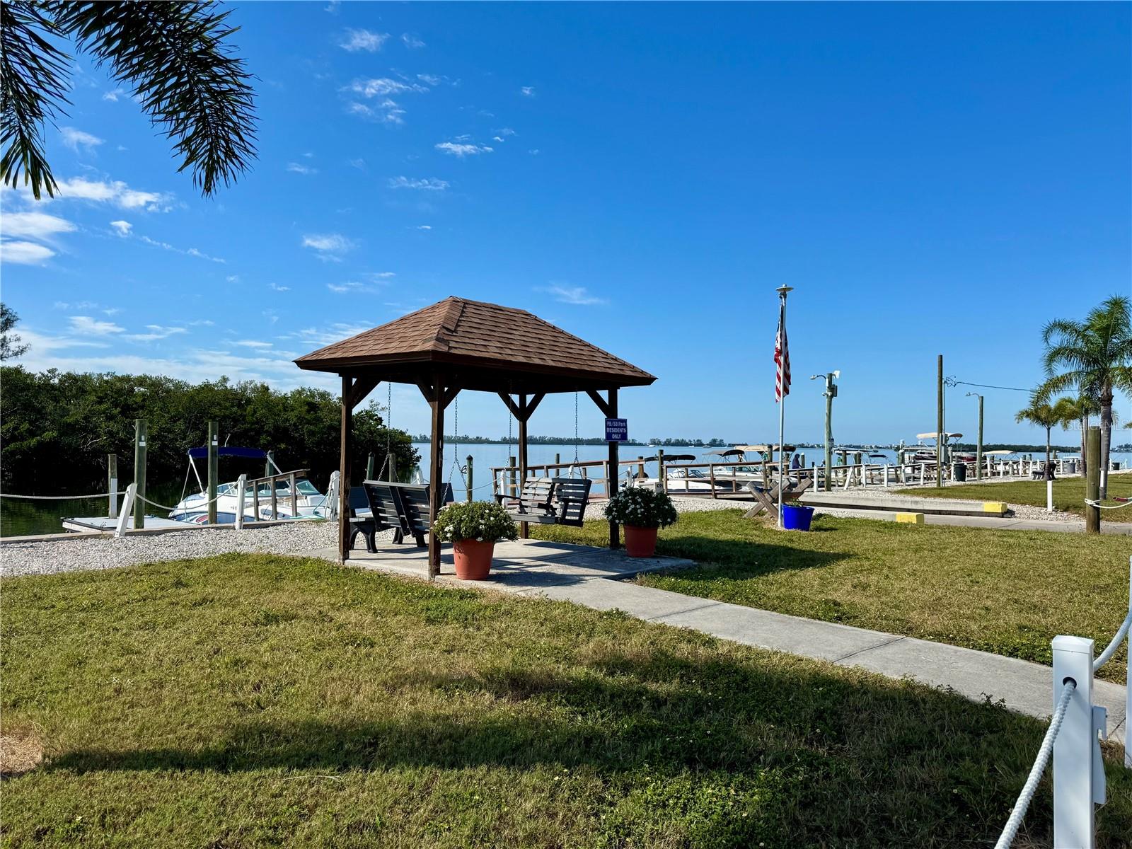 Image 39 of 43 For 10315 Cortez Road W 30-2