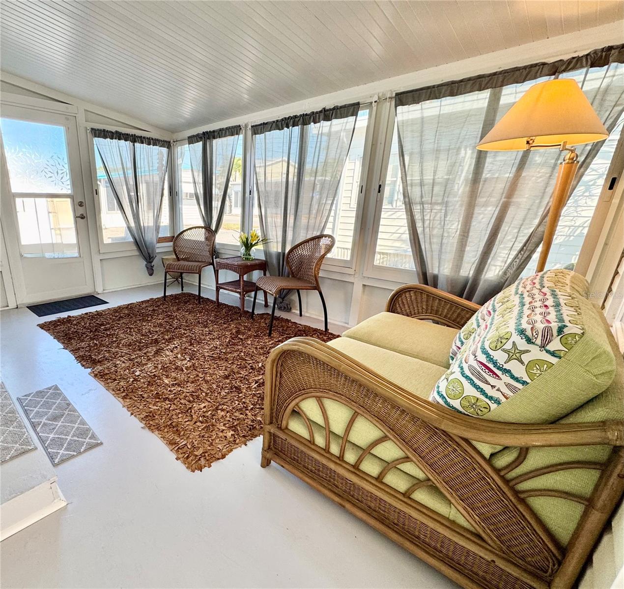 Image 4 of 43 For 10315 Cortez Road W 30-2