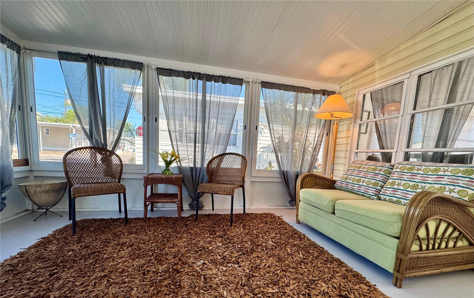 Image 5 of 43 For 10315 Cortez Road W 30-2