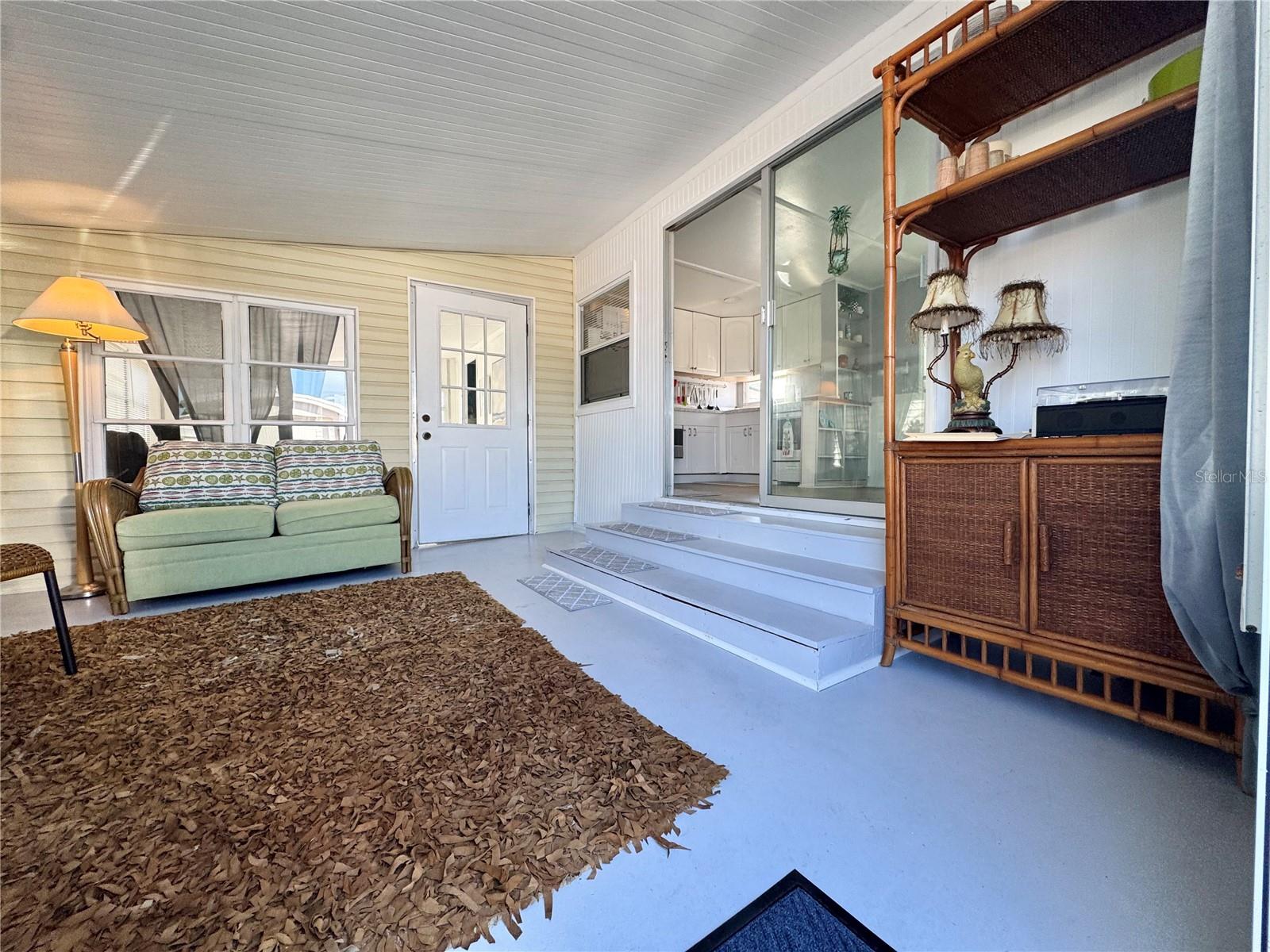 Image 6 of 43 For 10315 Cortez Road W 30-2