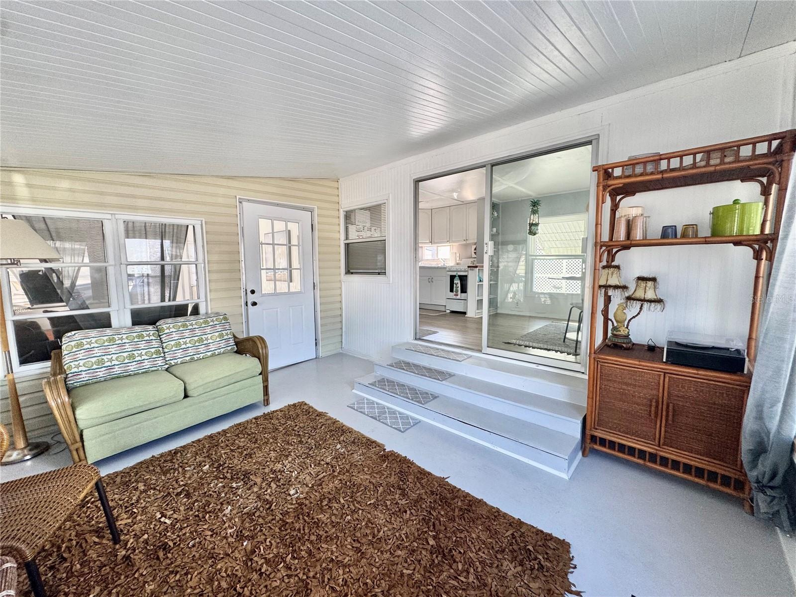 Image 8 of 43 For 10315 Cortez Road W 30-2