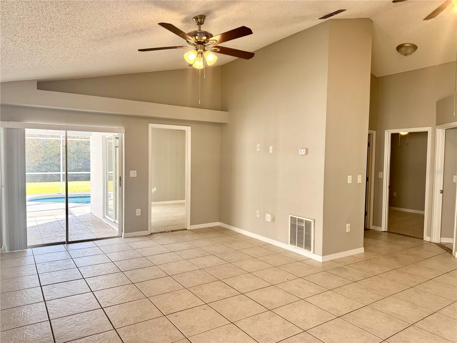 Image 13 of 24 For 4347 Creekside Boulevard