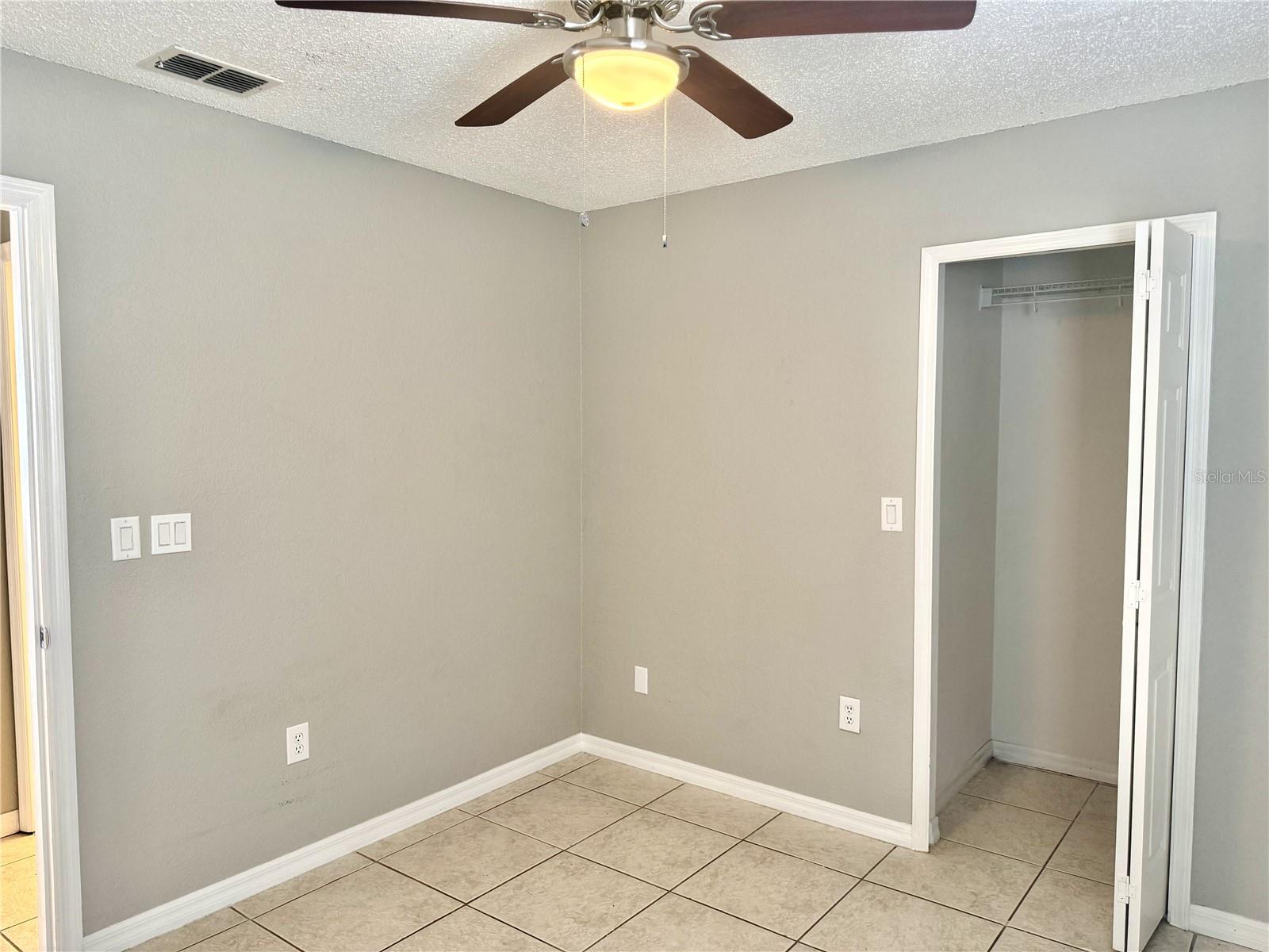 Image 17 of 24 For 4347 Creekside Boulevard