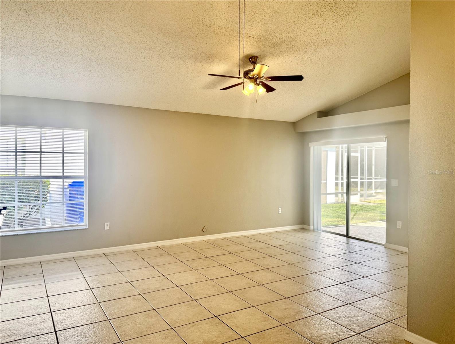 Image 19 of 24 For 4347 Creekside Boulevard