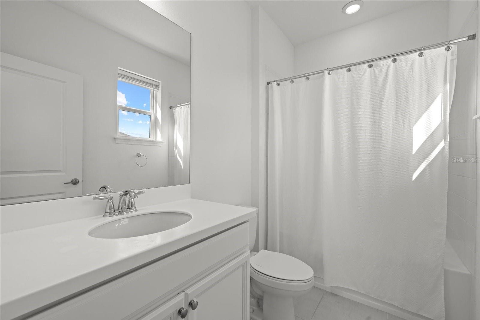 Image 21 of 46 For 16226 Paynes Mill Drive