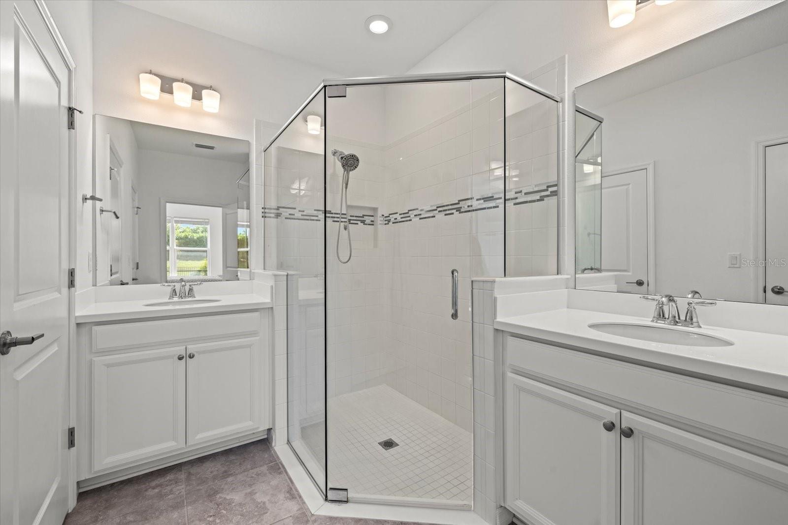 Image 24 of 46 For 16226 Paynes Mill Drive