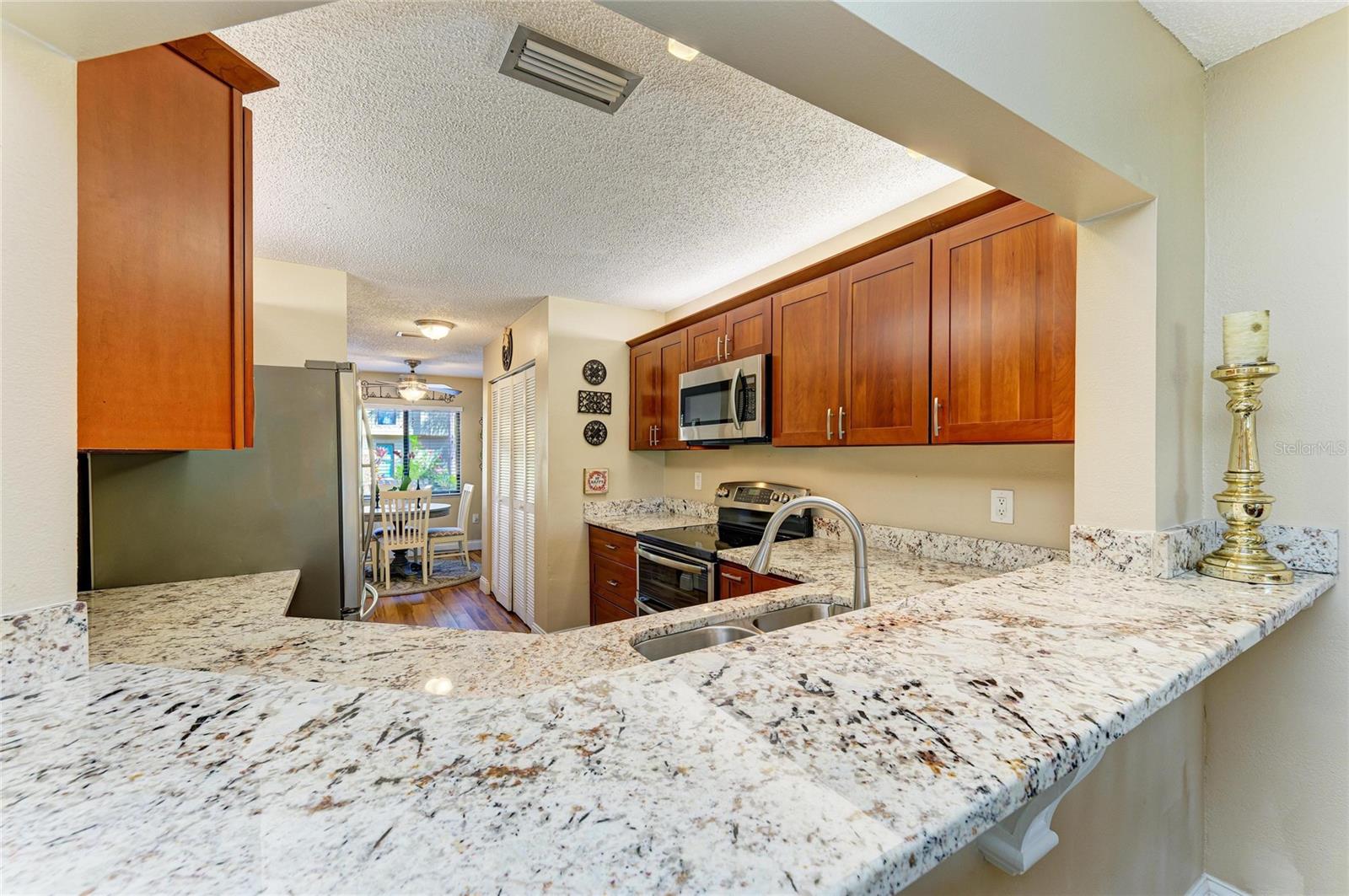 Image 11 of 66 For 5341 Lake Arrowhead Trail 11