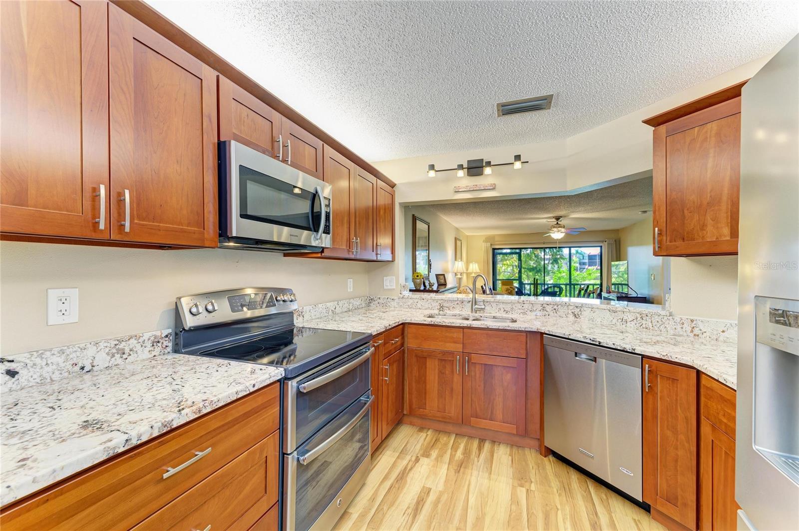 Image 13 of 66 For 5341 Lake Arrowhead Trail 11