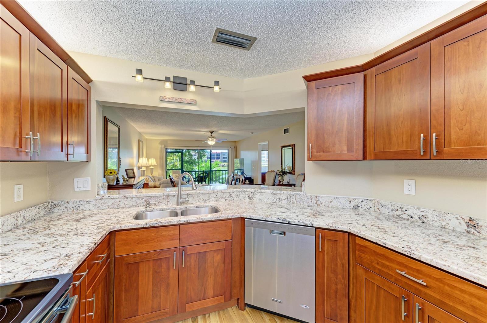 Image 14 of 66 For 5341 Lake Arrowhead Trail 11