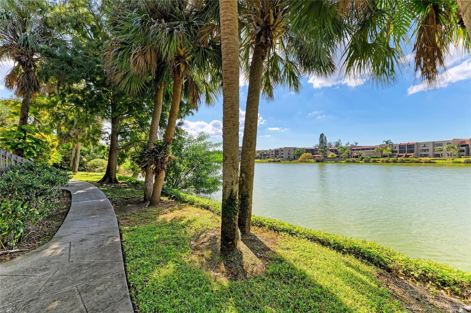 Image 39 of 66 For 5341 Lake Arrowhead Trail 11