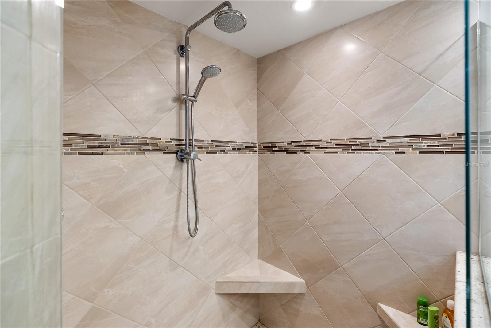 Image 17 of 80 For 1800 Benjamin Franklin Drive B809