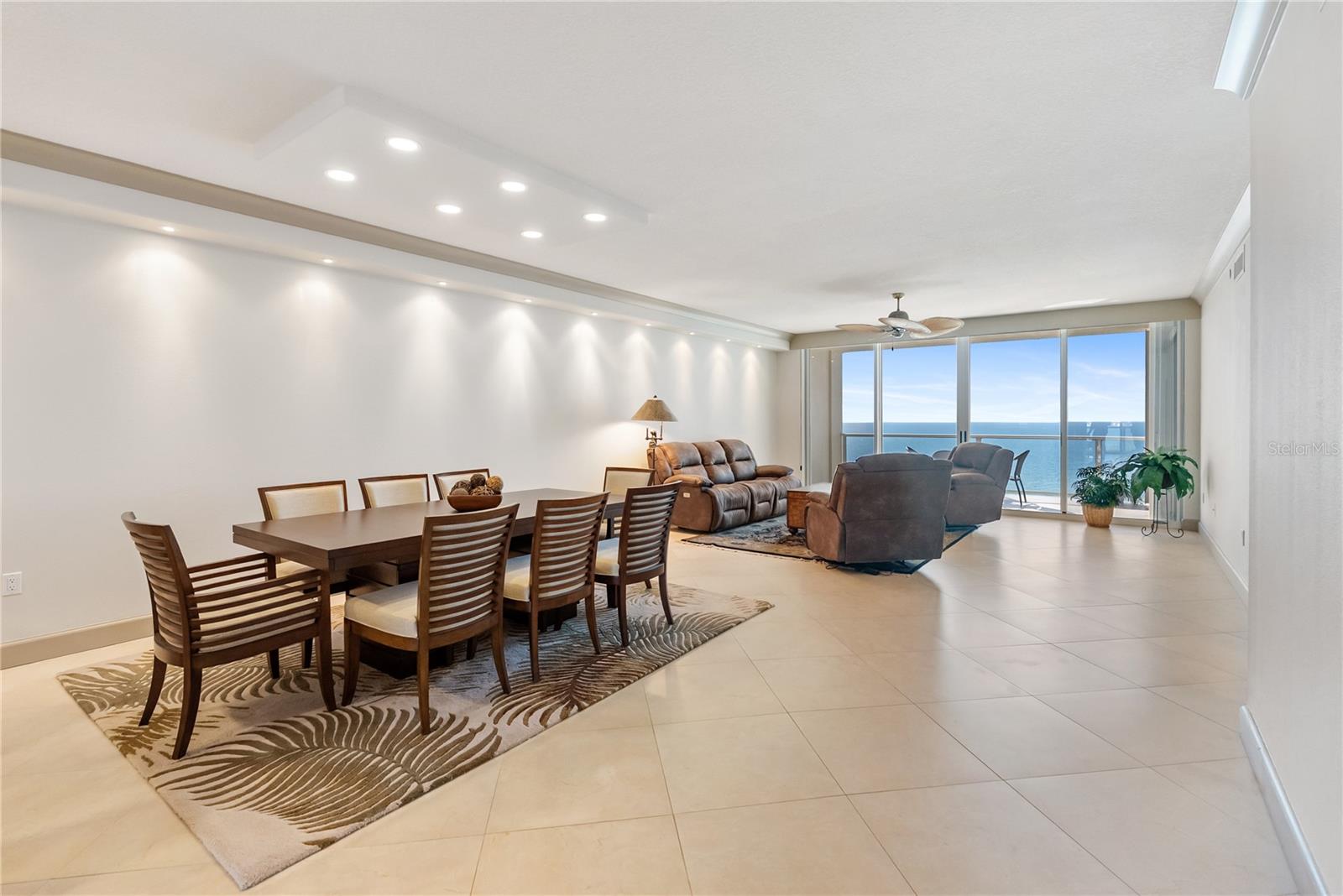 Image 24 of 80 For 1800 Benjamin Franklin Drive B809