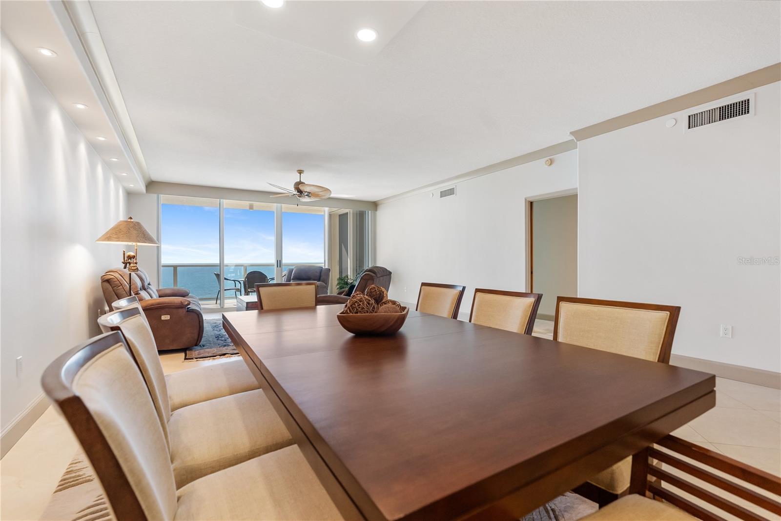 Image 25 of 80 For 1800 Benjamin Franklin Drive B809