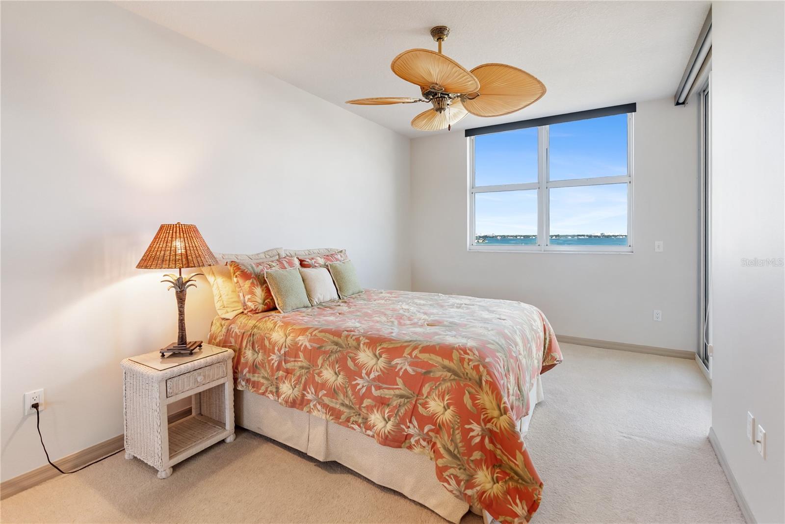 Image 38 of 80 For 1800 Benjamin Franklin Drive B809