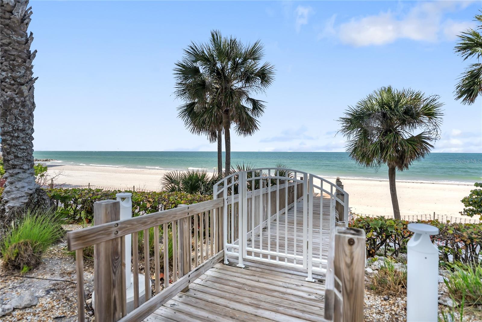 Image 6 of 80 For 1800 Benjamin Franklin Drive B809