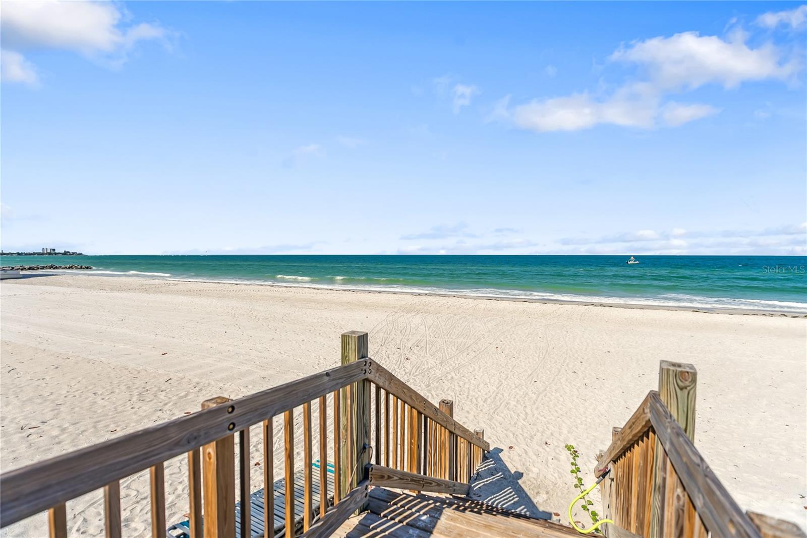 Image 68 of 80 For 1800 Benjamin Franklin Drive B809