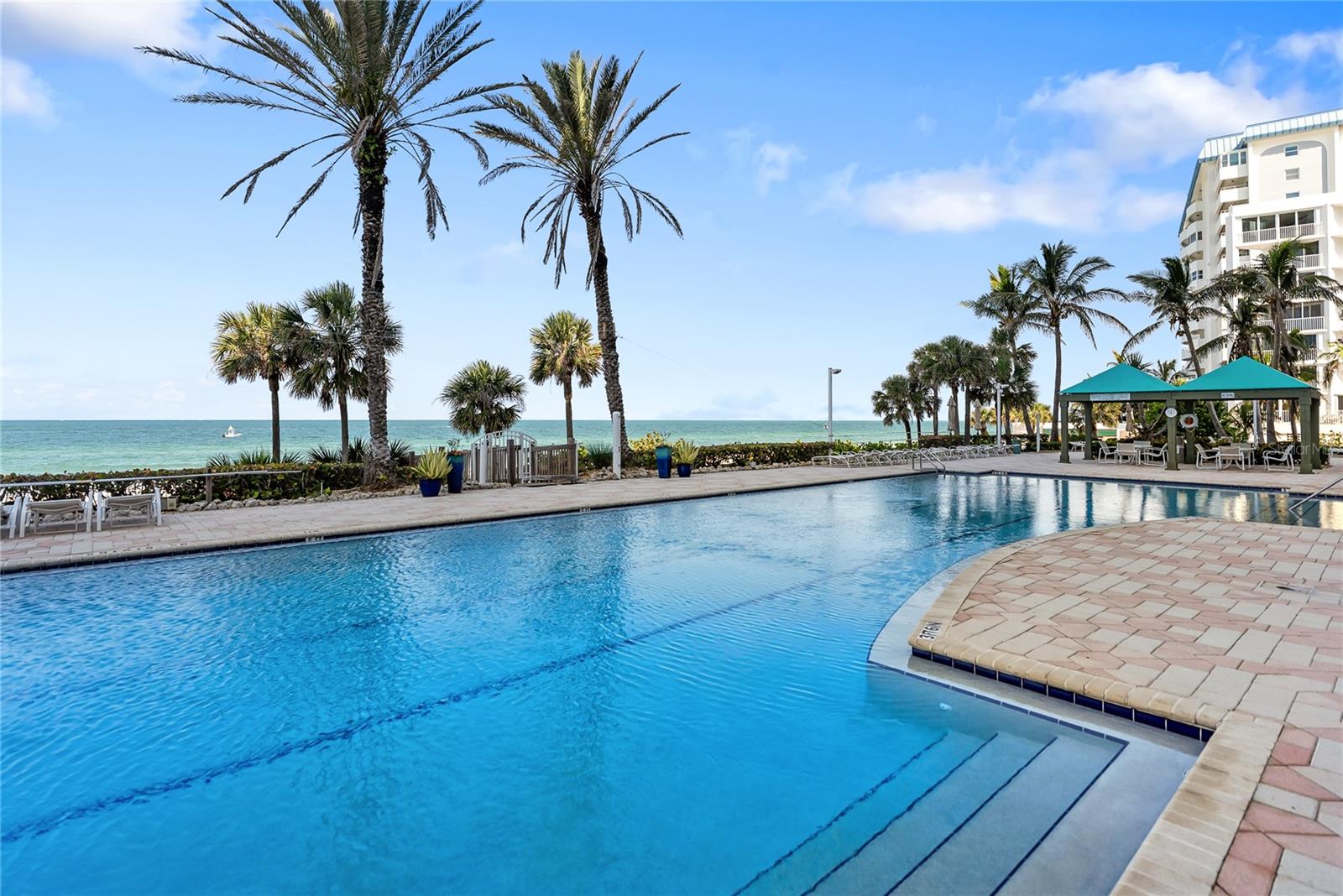 Image 7 of 80 For 1800 Benjamin Franklin Drive B809