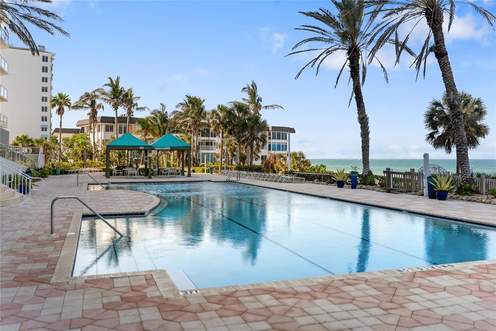 Image 72 of 80 For 1800 Benjamin Franklin Drive B809