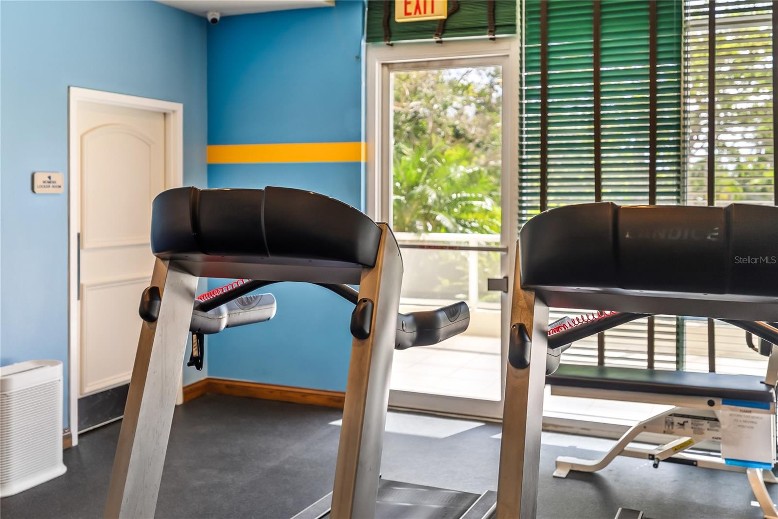 Image 75 of 80 For 1800 Benjamin Franklin Drive B809