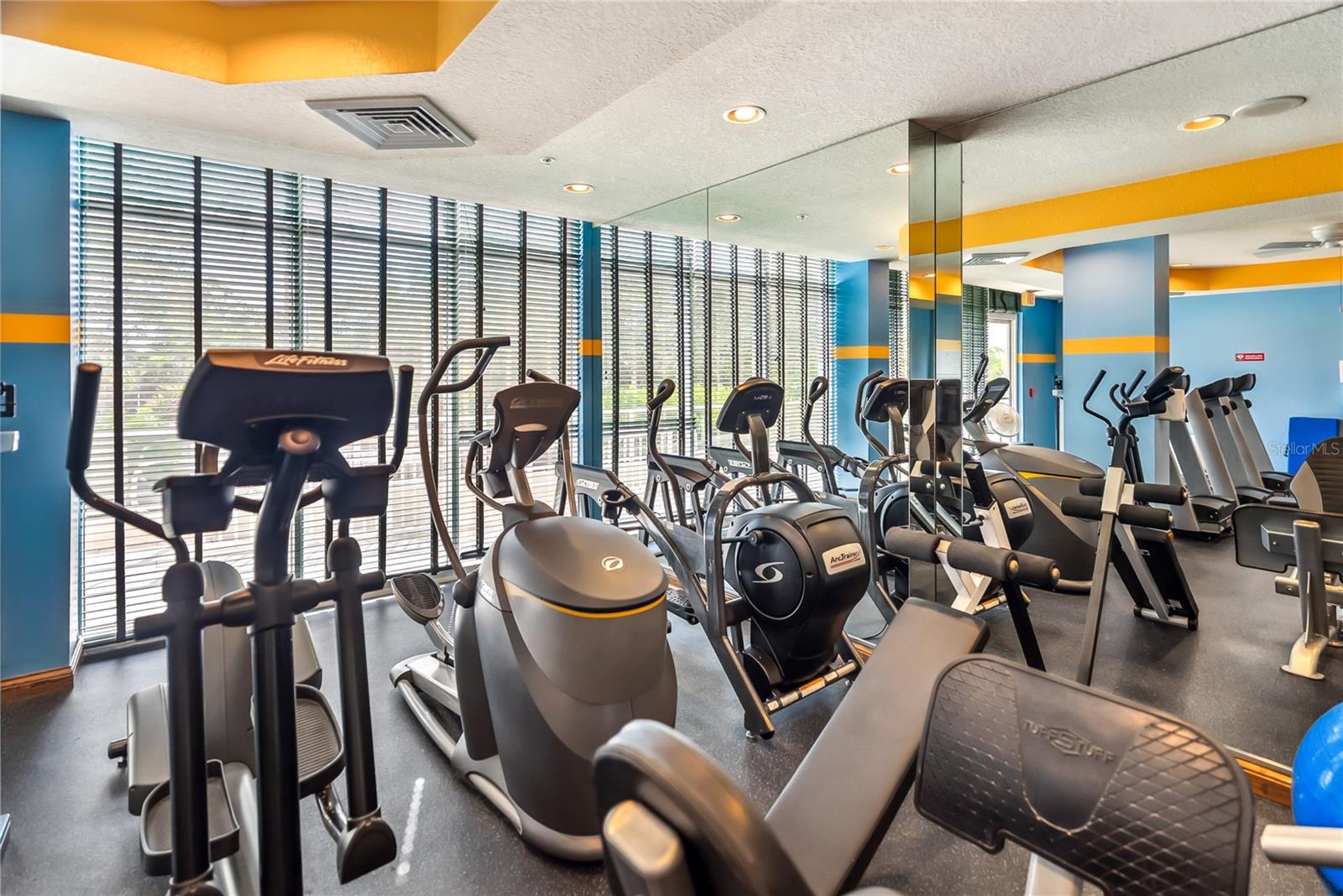 Image 76 of 80 For 1800 Benjamin Franklin Drive B809